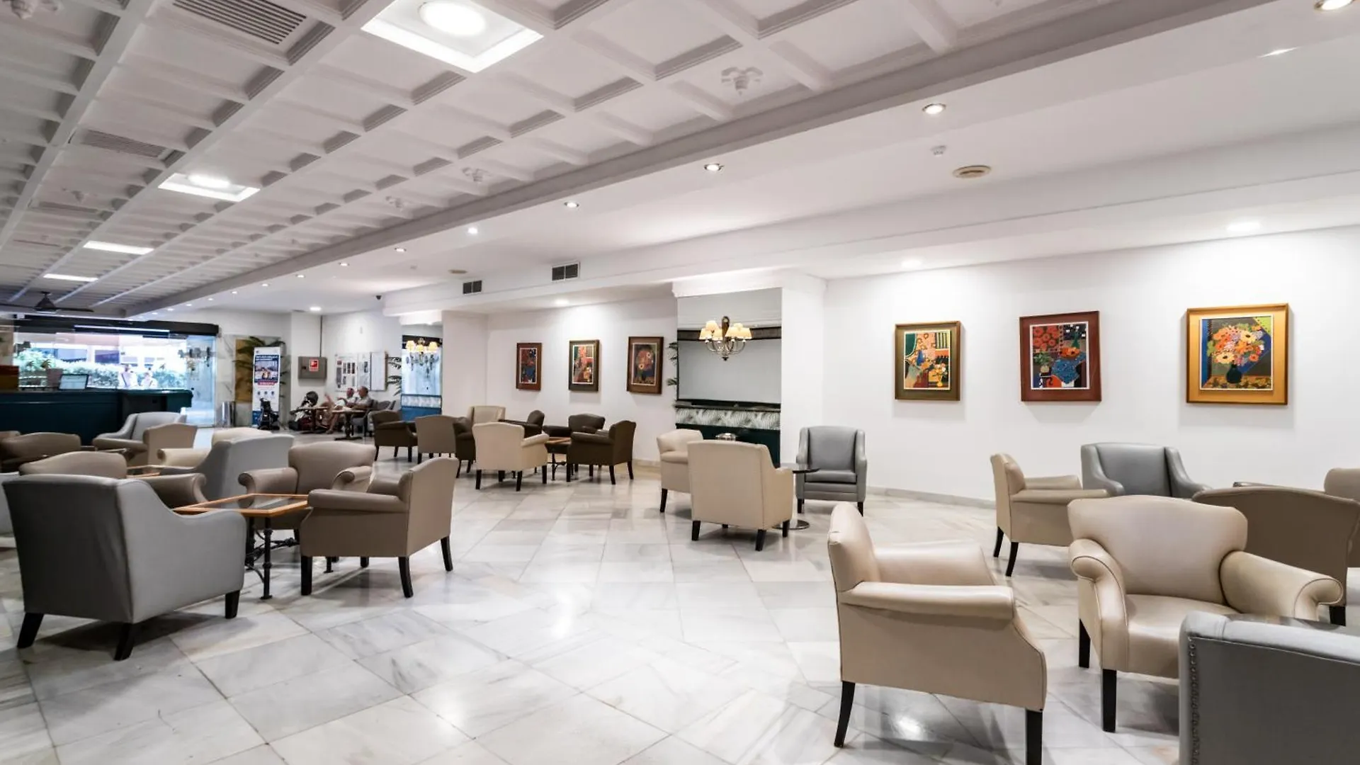 Sur Suites Palmeras 525 Fuengirola Spain